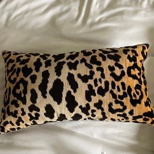 Leopard pillow